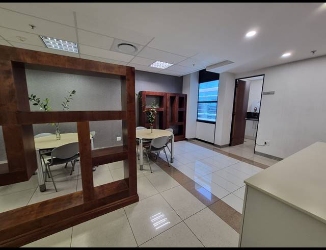69M² OFFICE TO LET IN SANDTON CENTRAL